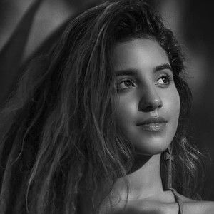 Meet your Posher, Alexxa